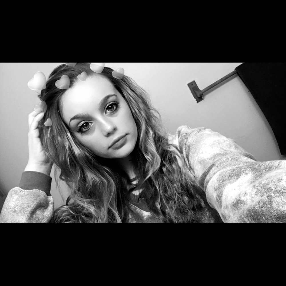 Meet your Posher, Mia